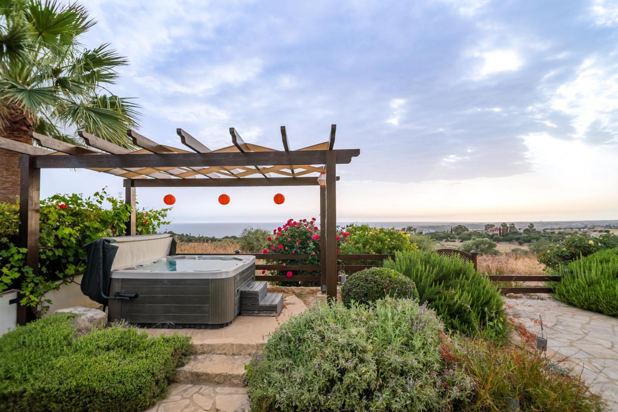 Villa Panorama - Stunning Views In Villa With Hot Tub, Pool, Garden Kouklia Eksteriør bilde